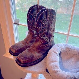 Women’s Justin boot steel tow size 9